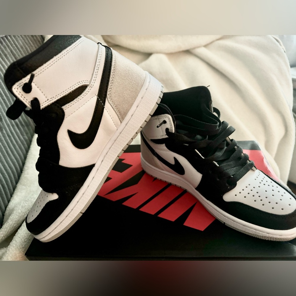Size 7 (man)- Jordan 1 Retro OG High Stage Haze